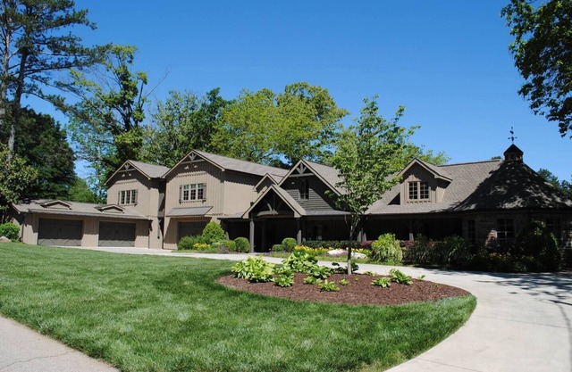 Lake House Mansion disponible pour retraites Corp et réunions de famille, 45 couchages
