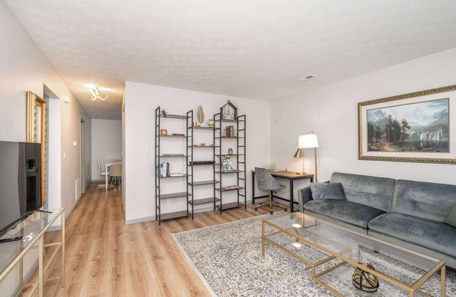 Arkstone Retreat 1 – Chic Downtown Escape!