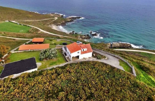 Réf. 11210 Villa pour 8 sur la falaise avec une vue imprenable, Internet, etc.