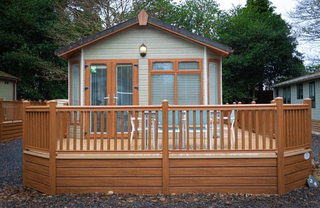 Arney Lodge - a holiday lodge that sleeps 4 guests in 2 bedrooms