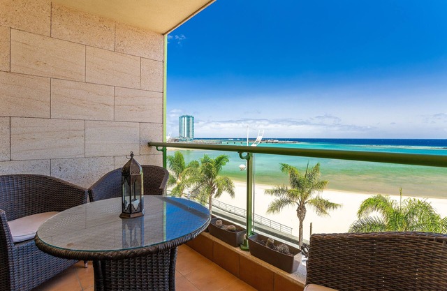 Arrecife Sands Apartment, à quelques pas de Sandy Beach, vue sur la mer, WIFI