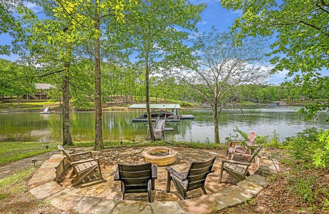 Arrowhead: 4 BR, 2 BA House in Jasper, Sleeps 12