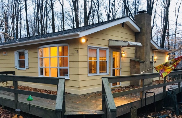 Arrowhead Lake Poconos Cottage, à quelques pas de la plage et d'une grande suite privée