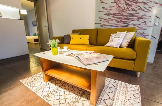Artful City Centre Comfort 3 Room Apartment