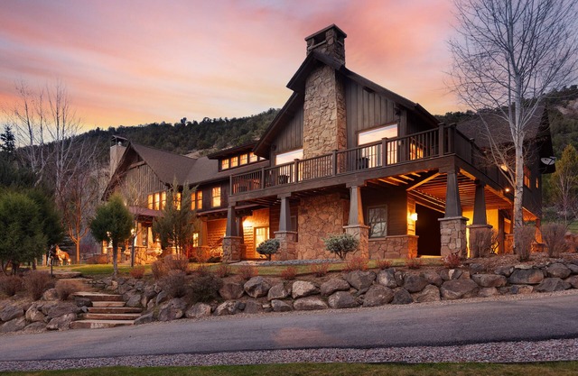 Artful Mountain Estate | Luxe Mid-Valley