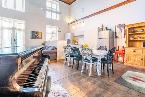 Artist and musicians chapel project