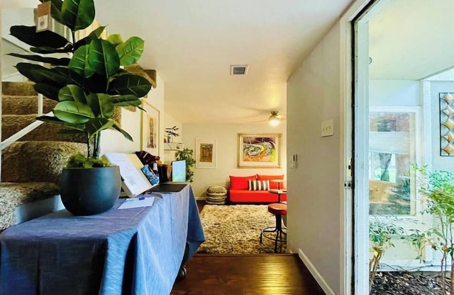 Artist's Condo with 2 Bedroom+Arcade
