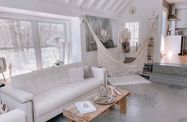 Artist Studio Retreat (20 mi. from Nashville)