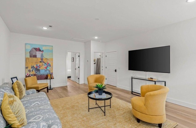 Artistic Haven, Pet-Friendly, Bentonville