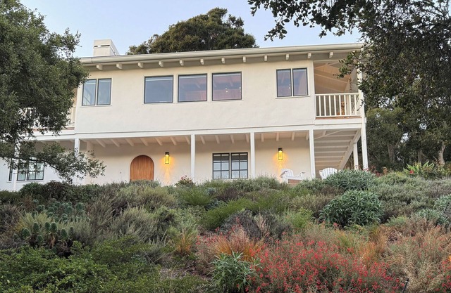Artist’s Retreat: 3BR Carmel-by-the-Sea w/ Ocean Glimpse & Walk to Beach & Town