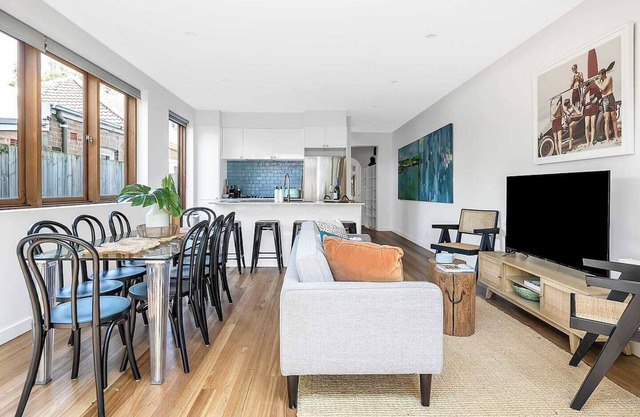 Artscape - Bondi Beach Villa. Luxury family home, steps from all Bondi has to offer!
