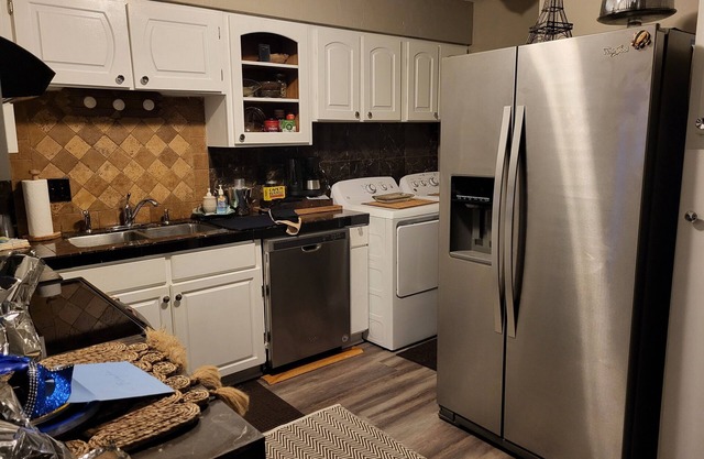 Artsy and Comfy Condominium in South Charlotte, close to SouthPark & South Blvd.