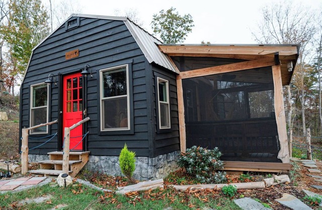 Ecofriendly Cabin on Chattanooga Mountaintop