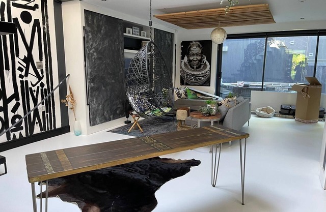 Artsy Retreat - Sleeps 8, Free Parking & Balcony