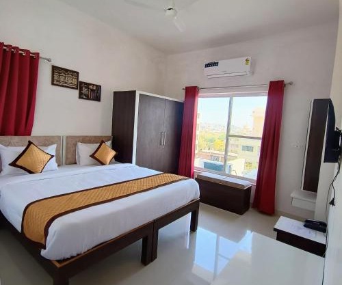 Arul's Hotel
