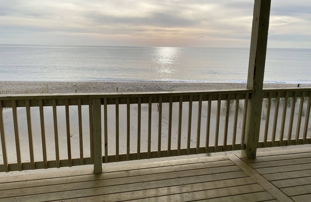 Aussi près que possible! Oceanfront Nags Head Home avec vue panoramique sur l'océan