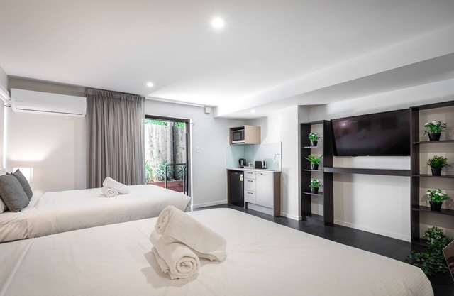 Ascot Budget Inn & Residences