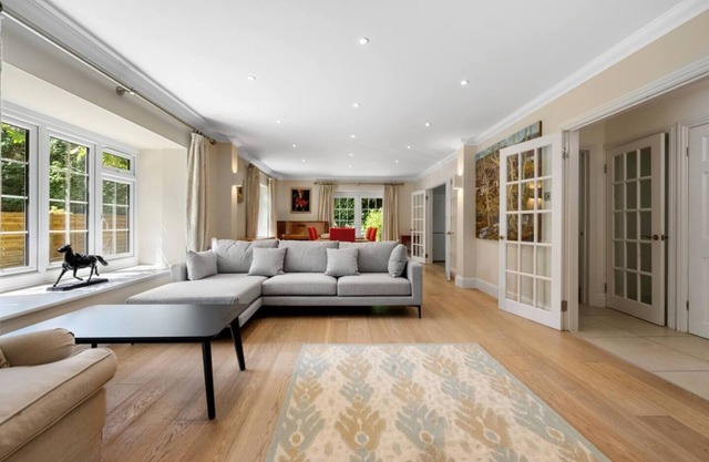Ascot Haven: 4BR 2Bath FREE Spacious Priv Parking