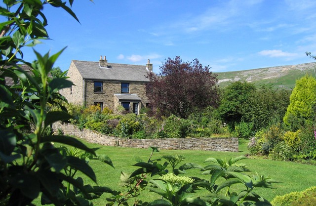 Ashcroft Cottage Reeth, situé dans deux acres de jardin, rivière, étangs, vues étonnantes