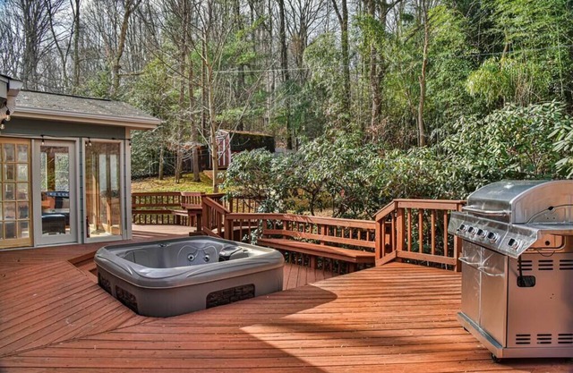 5bedroom/3bath, <10 miles to downtown Asheville