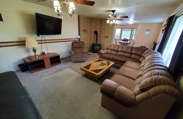 Clean-Comfortable-Country Home - Professional - Corporate Guests Always Welcome!