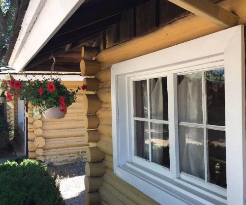 Ashton Log Cabins