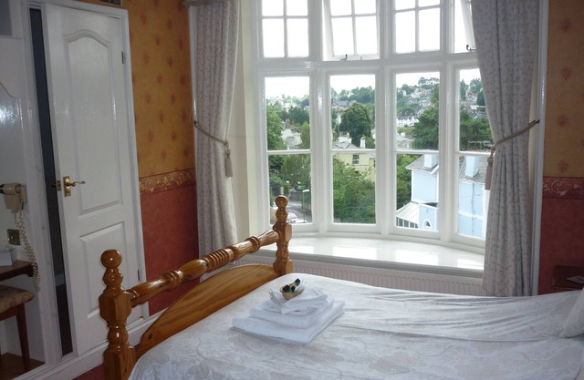 Ashwood Grange Hotel - B&B