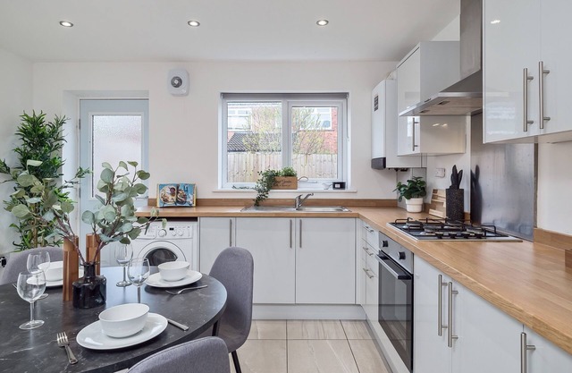 Ashworth House | by Truestays ® Serviced Accommodation