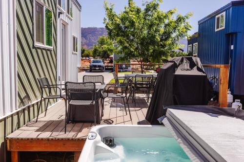 Aspen Grove private hotub