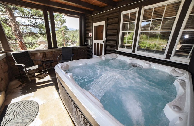 Aspen Mountain Lodge - #3357 by RedAwning