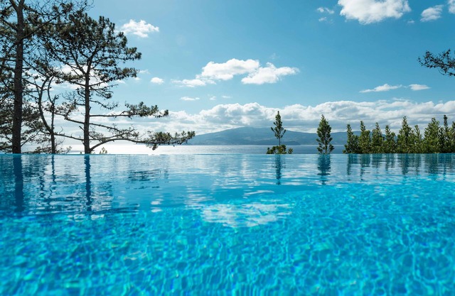 "Villa de luxe 4 chambres avec piscine infinie et jacuzzi"