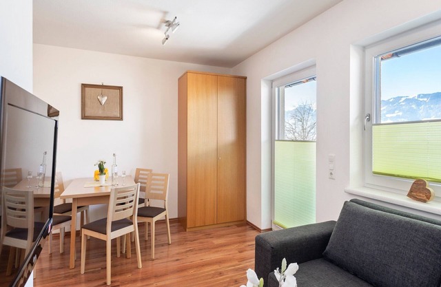 Élégant appartement à Saalfelden avec balcon