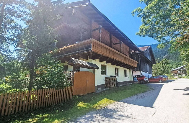 Bel appartement pour 6 personnes avec WIFI, TV, balcon, animaux admis et parking