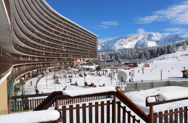 At the foot of shops, 6th floor, view valley, tv, 17m², Superdévoluy