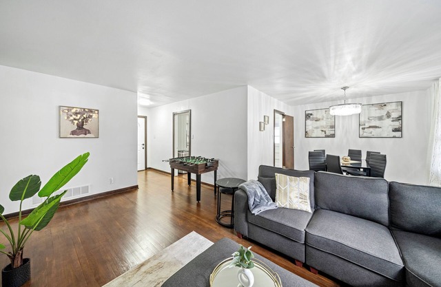 Atlanta Oasis w/ 3 Queens & Backyard Near Hotspots