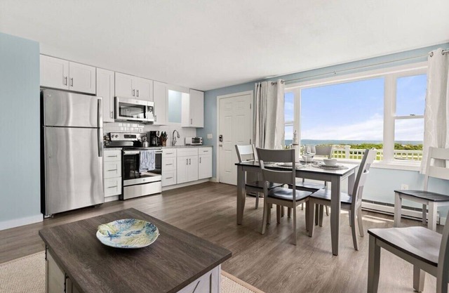 "Atlantic Dream" Ocean Views Minutes to Beach