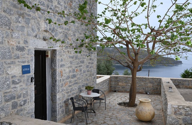 Atreas - Studio Apartment