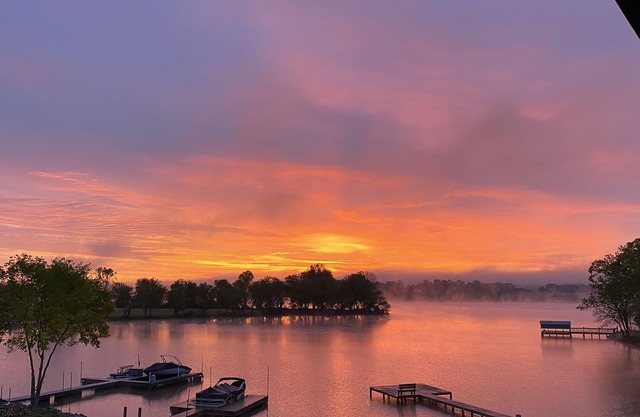 Attention Bass Anglers!! 1 bedroom, 1.5 bath basement apartment w/full kitchen!