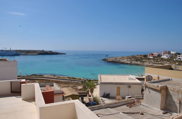 Penthouse vue sur la mer à quelques pas de la Guitgia