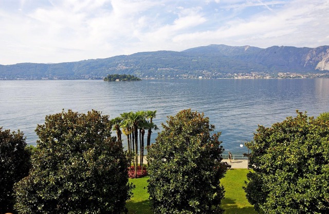 Joli appartement dans un palais du 17ème siècle. C. Droit sur le lac