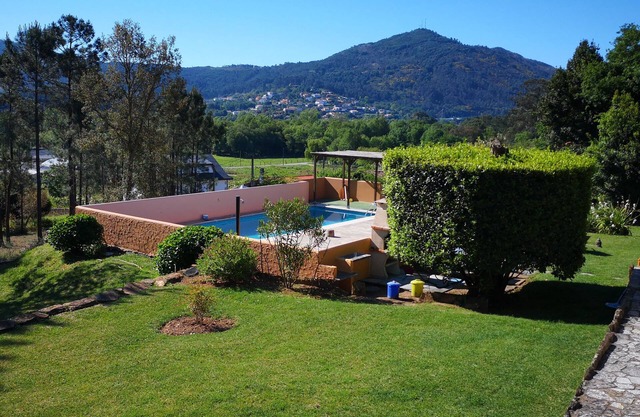 Cottage attrayant Une piscine avec vue sur Rio et le Portugal. Promenades de la porte.