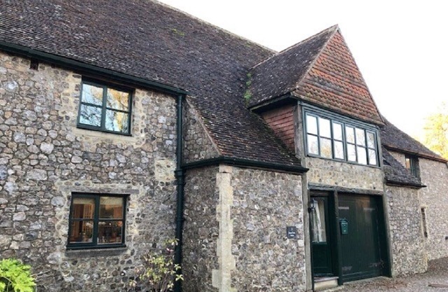 Attractive former stables located on beautiful Victorian private country estate