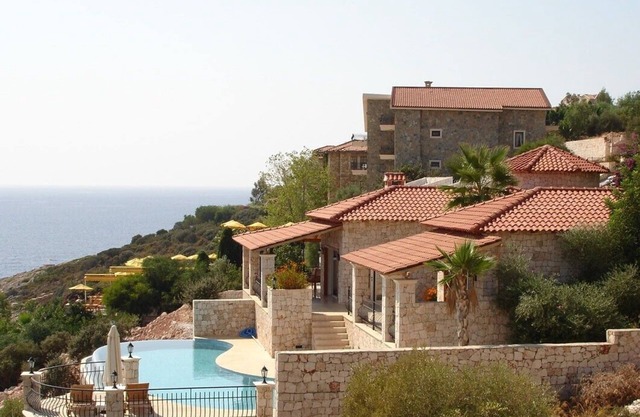 Attractive villa with a large pool and private sea access - stunning view