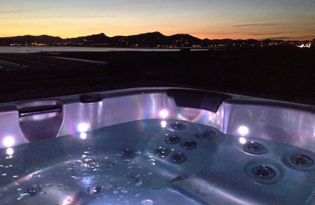 Au calme, Jacuzzi vue mer à 200 mètres de la plage