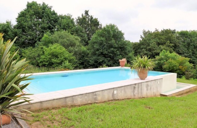 Maison Aucéloun (NAS100) à Brassempouy - 9 personnes, 5 chambres