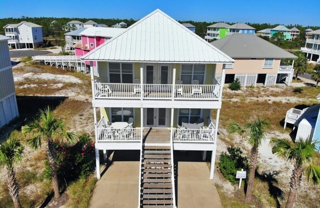 Across from beach access - Dogs OK - Pools/Tennis