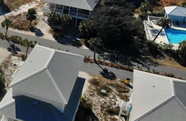 Dogs OK! Views, Pools, Tennis & Pickleball