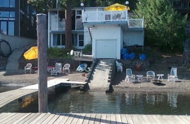 Location, Location, Location! Right on the water!