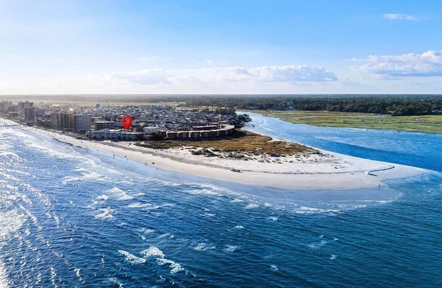 May Discounts - steps from the sand! Oceanfront condo in Cherry Grove