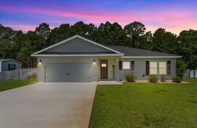 +August Special+ Amazing Navarre Home with Hot Tub - just 5 minutes to the Beach